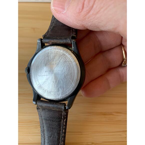 Timex Expedition Men's Indiglo Date Watch WR 50M Luminous Leather Band - Picture 2 of 8